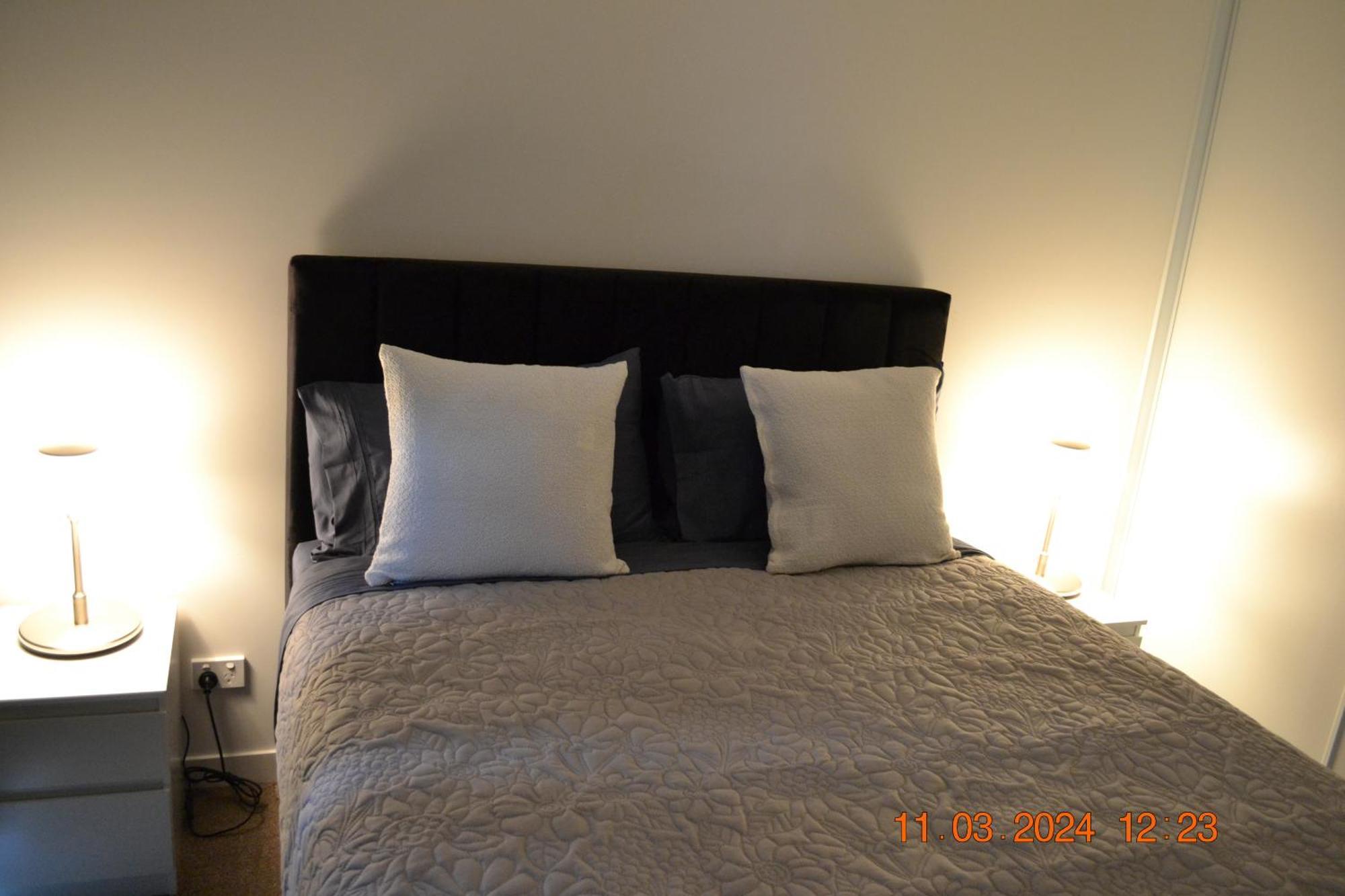 Zmith - Brooke, Near Ais, Gio Stadium, Uc, & Nth - Hospital Canberra