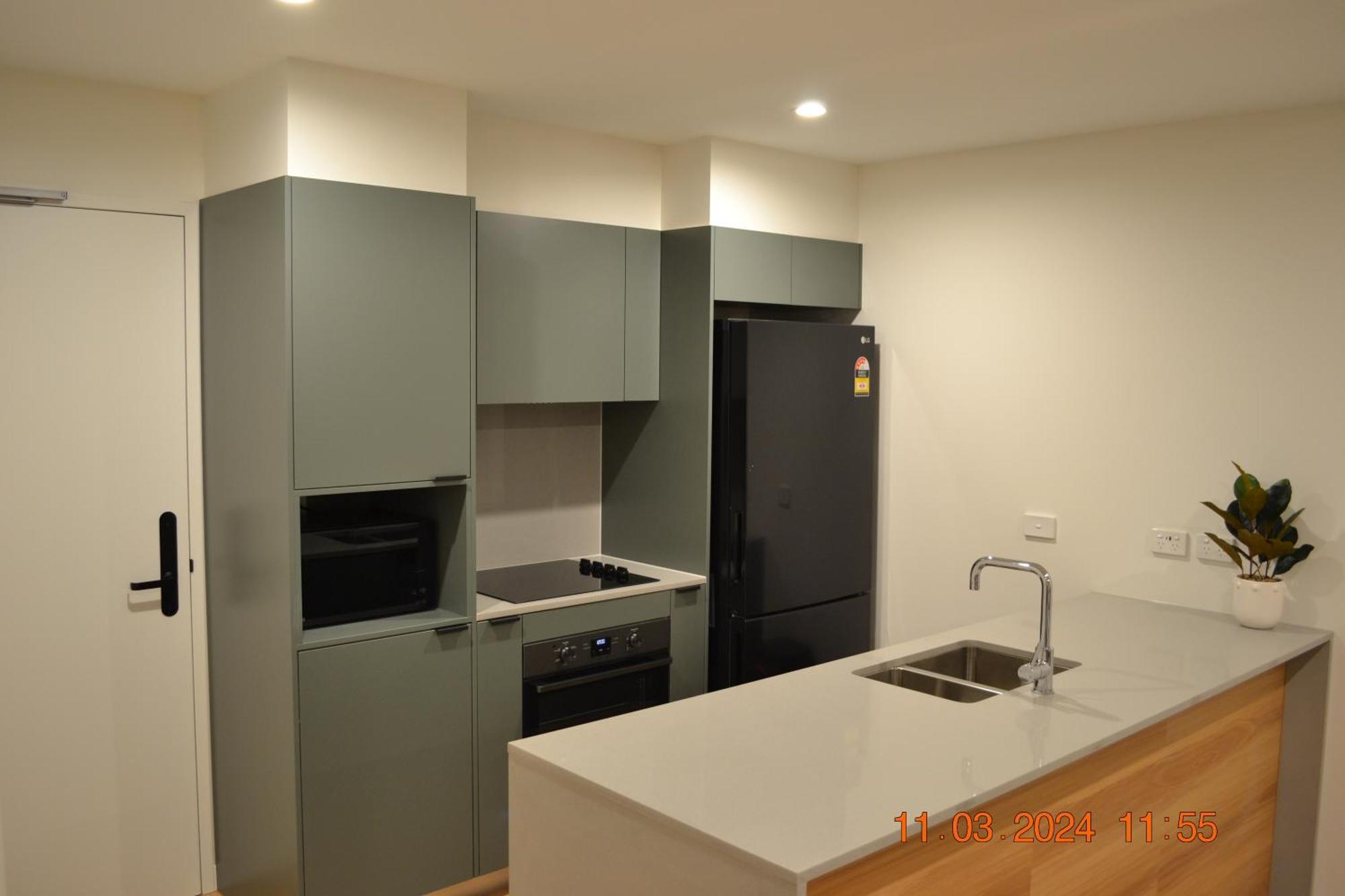 Zmith - Brooke, Near Ais, Gio Stadium, Uc, & Nth - Hospital Apartment Canberra